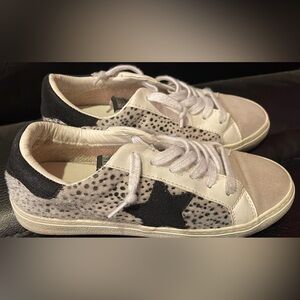 EUC white cheetah sneakers 5.5